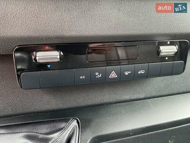 Белый Мерседес Sprinter, объемом двигателя 2.2 л и пробегом 193 тыс. км за 22400 $, фото 44 на Automoto.ua