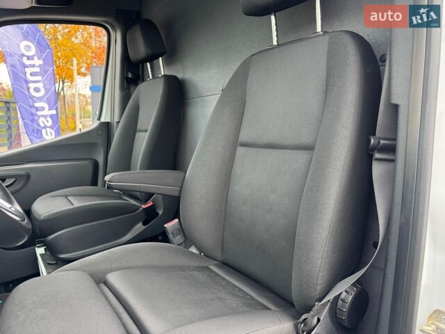 Белый Мерседес Sprinter, объемом двигателя 2.2 л и пробегом 228 тыс. км за 27900 $, фото 18 на Automoto.ua
