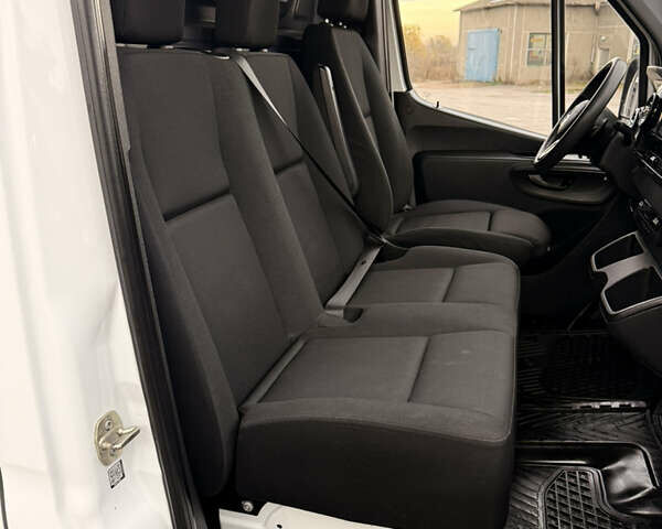 Белый Мерседес Sprinter, объемом двигателя 2.14 л и пробегом 299 тыс. км за 33900 $, фото 30 на Automoto.ua