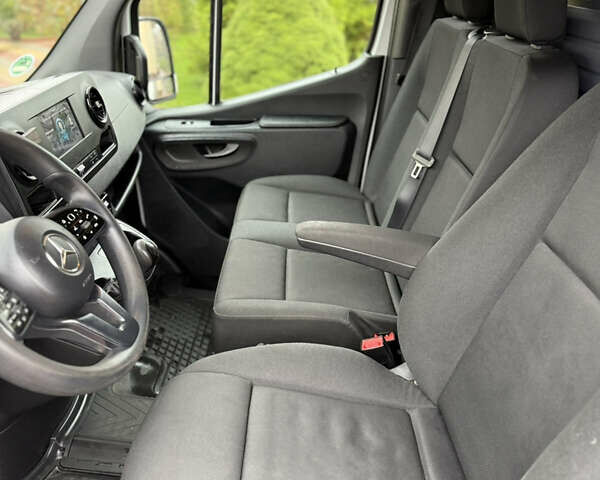 Белый Мерседес Sprinter, объемом двигателя 2.2 л и пробегом 308 тыс. км за 24499 $, фото 19 на Automoto.ua