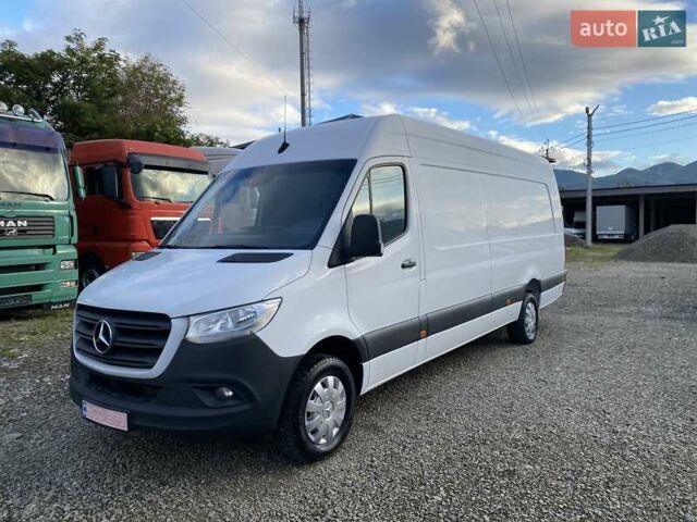 Белый Мерседес Sprinter, объемом двигателя 2.2 л и пробегом 150 тыс. км за 23370 $, фото 1 на Automoto.ua