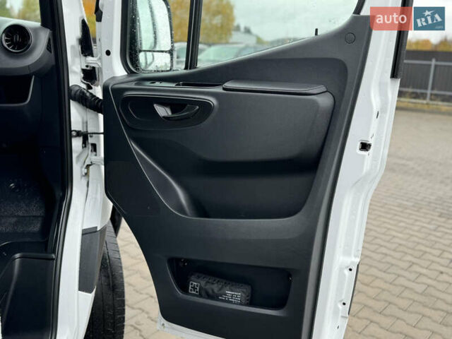 Білий Мерседес Sprinter, об'ємом двигуна 0 л та пробігом 336 тис. км за 26700 $, фото 31 на Automoto.ua