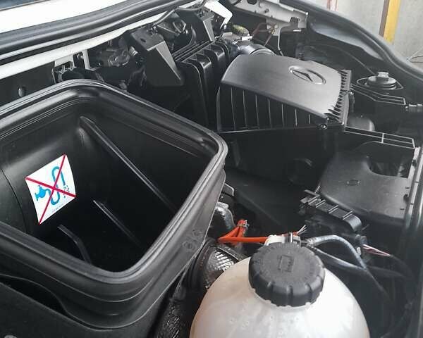 Белый Мерседес Sprinter, объемом двигателя 1.95 л и пробегом 214 тыс. км за 24900 $, фото 70 на Automoto.ua