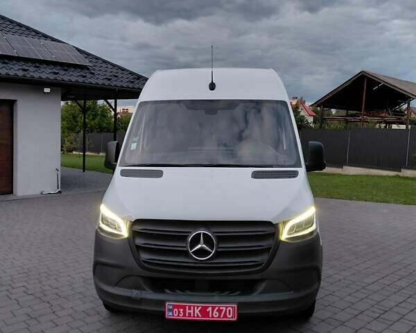 Белый Мерседес Sprinter, объемом двигателя 3 л и пробегом 365 тыс. км за 32000 $, фото 1 на Automoto.ua