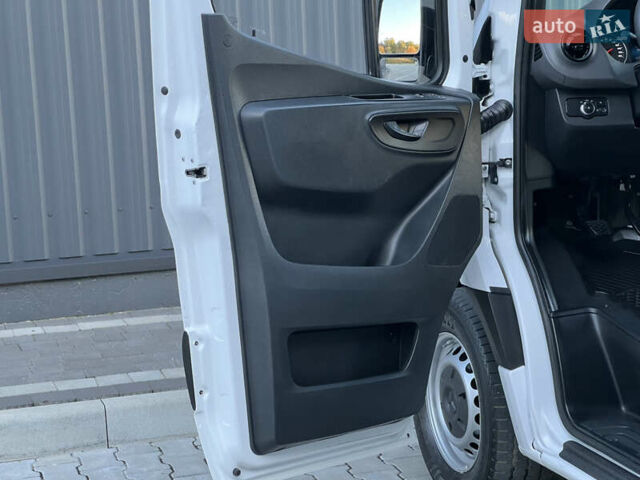 Белый Мерседес Sprinter, объемом двигателя 2.2 л и пробегом 203 тыс. км за 23800 $, фото 108 на Automoto.ua