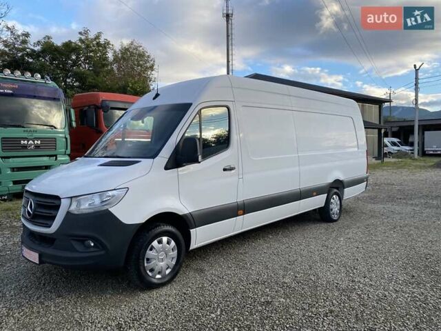 Белый Мерседес Sprinter, объемом двигателя 2.2 л и пробегом 150 тыс. км за 23370 $, фото 2 на Automoto.ua