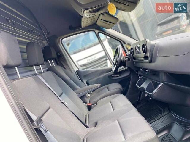 Белый Мерседес Sprinter, объемом двигателя 2.2 л и пробегом 198 тыс. км за 27999 $, фото 32 на Automoto.ua