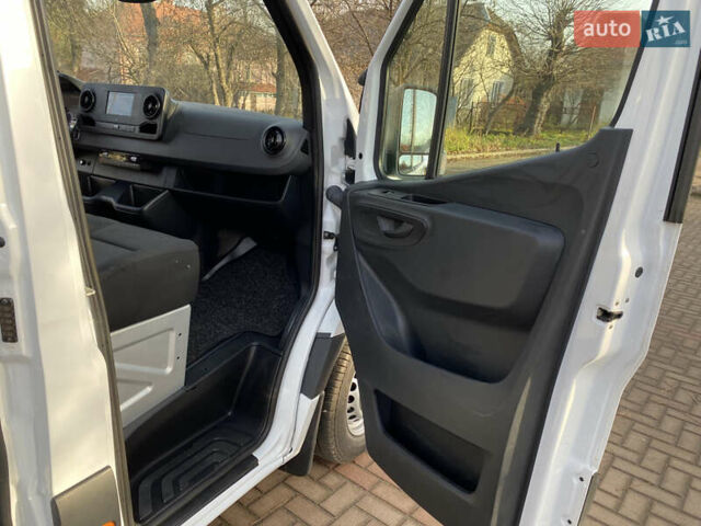 Белый Мерседес Sprinter, объемом двигателя 2.2 л и пробегом 270 тыс. км за 24800 $, фото 16 на Automoto.ua