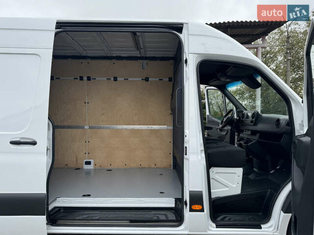 Белый Мерседес Sprinter, объемом двигателя 2.14 л и пробегом 256 тыс. км за 26900 $, фото 37 на Automoto.ua