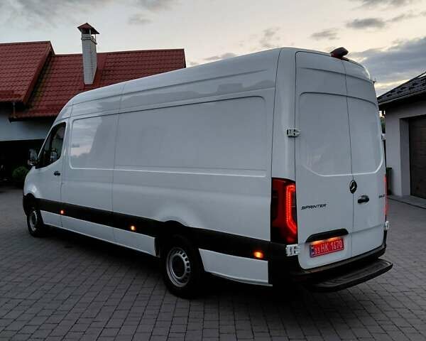Белый Мерседес Sprinter, объемом двигателя 3 л и пробегом 365 тыс. км за 32000 $, фото 3 на Automoto.ua