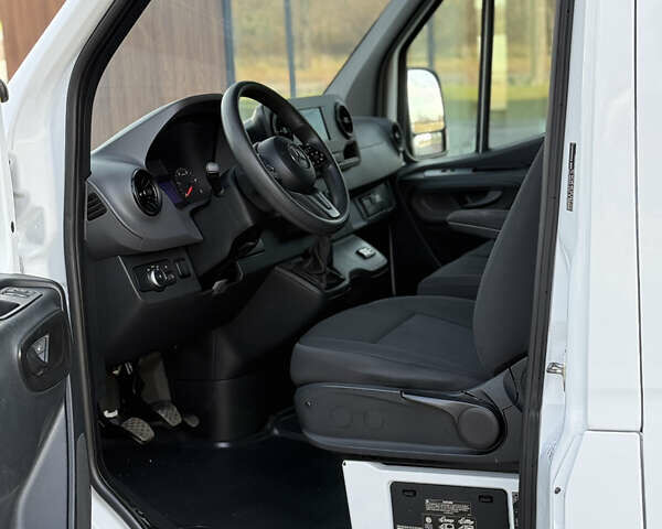 Белый Мерседес Sprinter, объемом двигателя 2.2 л и пробегом 233 тыс. км за 24900 $, фото 15 на Automoto.ua