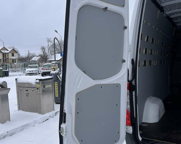 Белый Мерседес Sprinter, объемом двигателя 2.2 л и пробегом 195 тыс. км за 22500 $, фото 23 на Automoto.ua