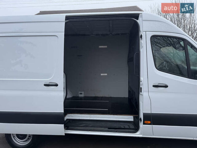 Белый Мерседес Sprinter, объемом двигателя 2.2 л и пробегом 297 тыс. км за 24700 $, фото 20 на Automoto.ua