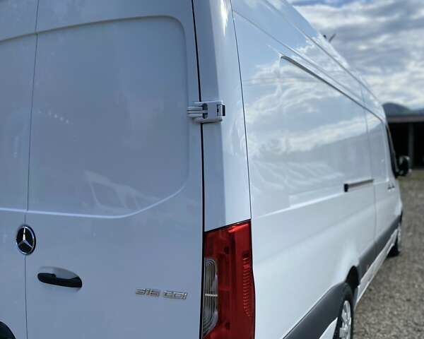 Белый Мерседес Sprinter, объемом двигателя 2.2 л и пробегом 198 тыс. км за 27999 $, фото 25 на Automoto.ua