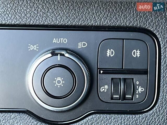 Білий Мерседес Sprinter, об'ємом двигуна 2.2 л та пробігом 322 тис. км за 46282 $, фото 12 на Automoto.ua