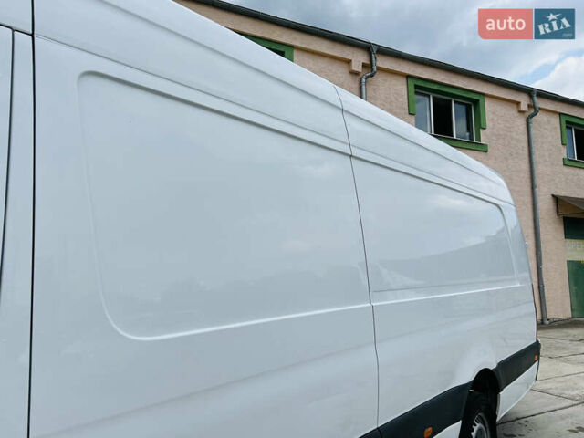 Белый Мерседес Sprinter, объемом двигателя 2.14 л и пробегом 580 тыс. км за 27500 $, фото 6 на Automoto.ua