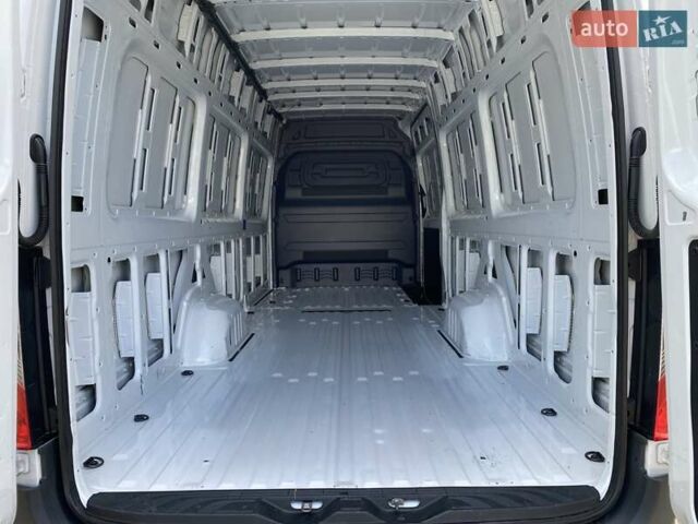 Белый Мерседес Sprinter, объемом двигателя 2.2 л и пробегом 198 тыс. км за 27999 $, фото 27 на Automoto.ua