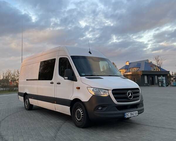 Белый Мерседес Sprinter, объемом двигателя 2.1 л и пробегом 611 тыс. км за 22800 $, фото 3 на Automoto.ua