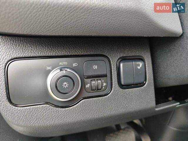 Белый Мерседес Sprinter, объемом двигателя 2.2 л и пробегом 246 тыс. км за 26499 $, фото 6 на Automoto.ua