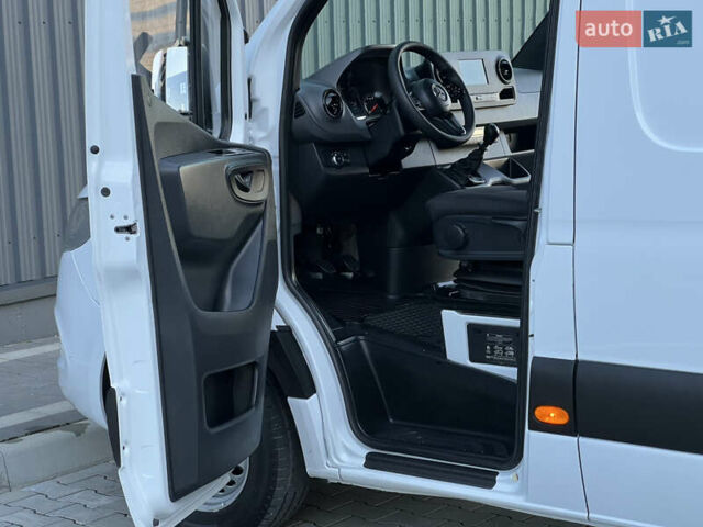 Белый Мерседес Sprinter, объемом двигателя 2.2 л и пробегом 203 тыс. км за 23800 $, фото 105 на Automoto.ua