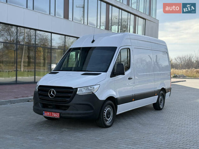 Белый Мерседес Sprinter, объемом двигателя 2.2 л и пробегом 233 тыс. км за 24900 $, фото 2 на Automoto.ua
