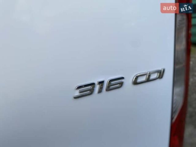 Белый Мерседес Sprinter, объемом двигателя 2.2 л и пробегом 150 тыс. км за 23370 $, фото 32 на Automoto.ua