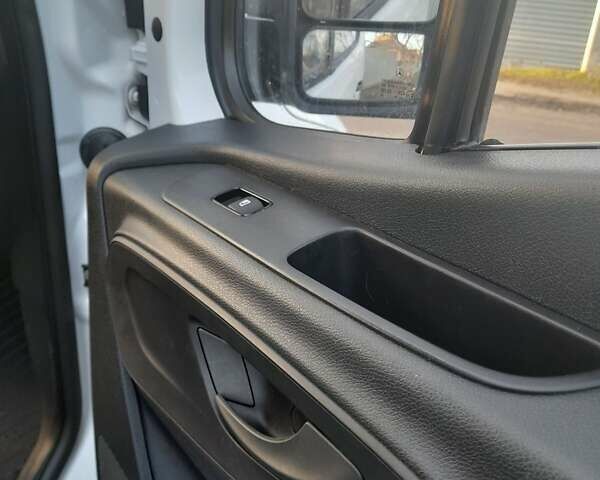 Белый Мерседес Sprinter, объемом двигателя 1.95 л и пробегом 214 тыс. км за 24900 $, фото 61 на Automoto.ua