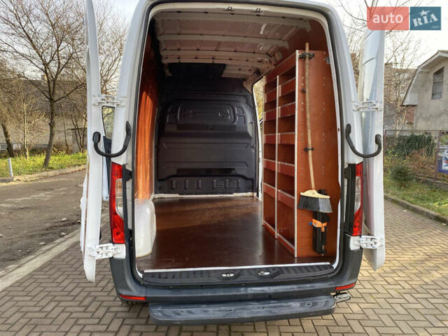 Белый Мерседес Sprinter, объемом двигателя 2.2 л и пробегом 270 тыс. км за 24800 $, фото 12 на Automoto.ua