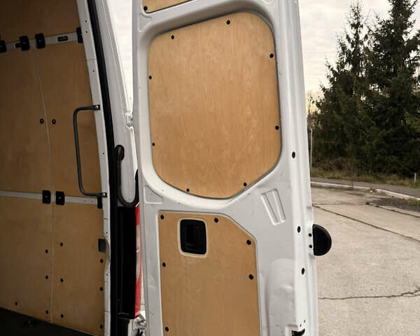 Белый Мерседес Sprinter, объемом двигателя 2.14 л и пробегом 299 тыс. км за 33900 $, фото 37 на Automoto.ua
