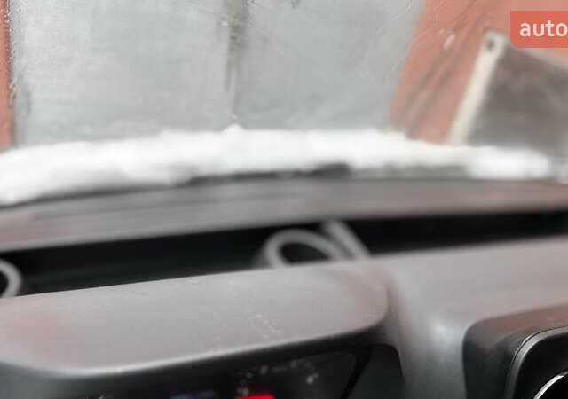 Белый Мерседес Sprinter, объемом двигателя 2.14 л и пробегом 183 тыс. км за 21000 $, фото 13 на Automoto.ua