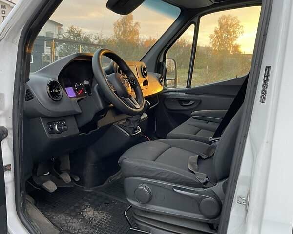Белый Мерседес Sprinter, объемом двигателя 2.1 л и пробегом 611 тыс. км за 22800 $, фото 16 на Automoto.ua