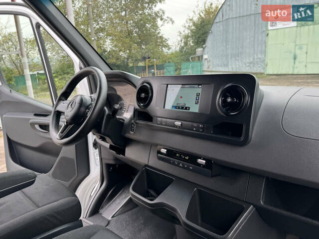 Белый Мерседес Sprinter, объемом двигателя 2.14 л и пробегом 256 тыс. км за 26900 $, фото 33 на Automoto.ua