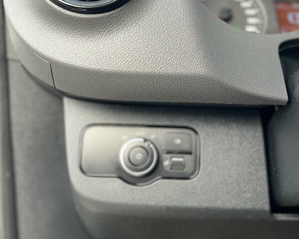 Білий Мерседес Sprinter, об'ємом двигуна 2.99 л та пробігом 386 тис. км за 44440 $, фото 15 на Automoto.ua