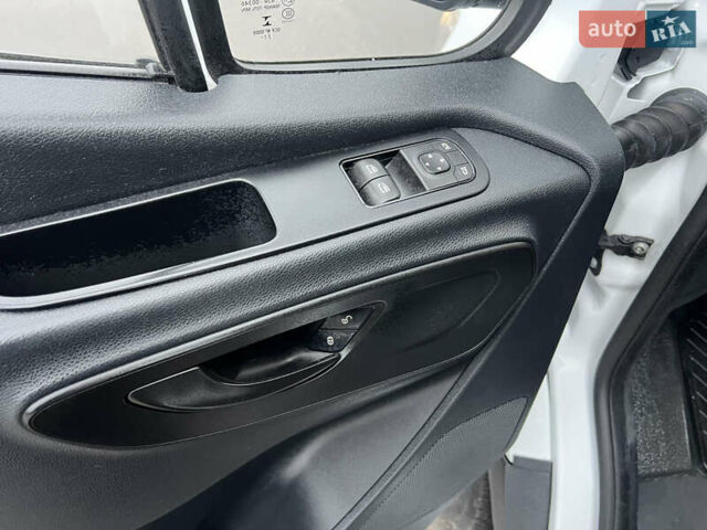 Белый Мерседес Sprinter, объемом двигателя 2.2 л и пробегом 250 тыс. км за 21555 $, фото 10 на Automoto.ua