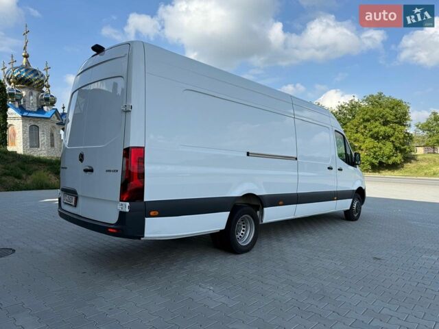 Белый Мерседес Sprinter, объемом двигателя 2.99 л и пробегом 171 тыс. км за 60164 $, фото 6 на Automoto.ua
