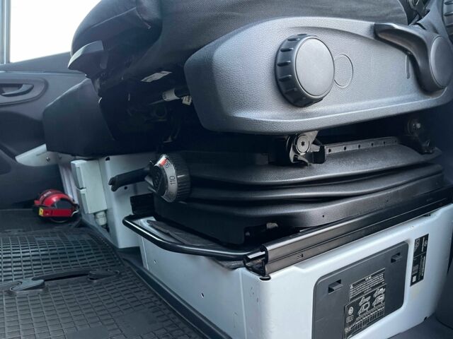 Білий Мерседес Sprinter, об'ємом двигуна 2.2 л та пробігом 284 тис. км за 25800 $, фото 19 на Automoto.ua