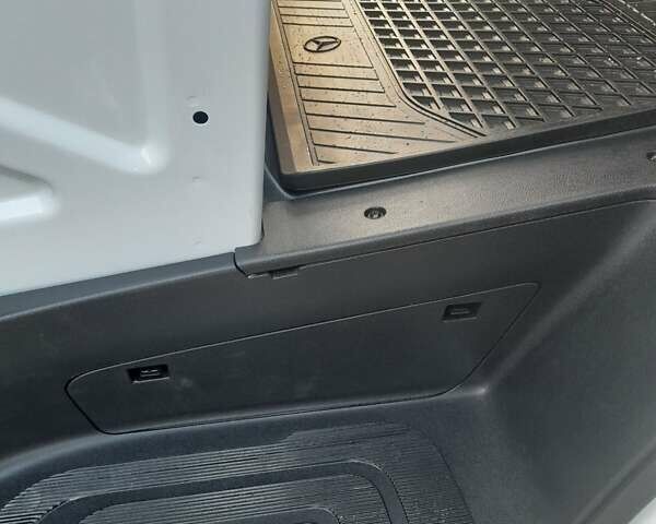 Белый Мерседес Sprinter, объемом двигателя 1.95 л и пробегом 214 тыс. км за 24900 $, фото 50 на Automoto.ua