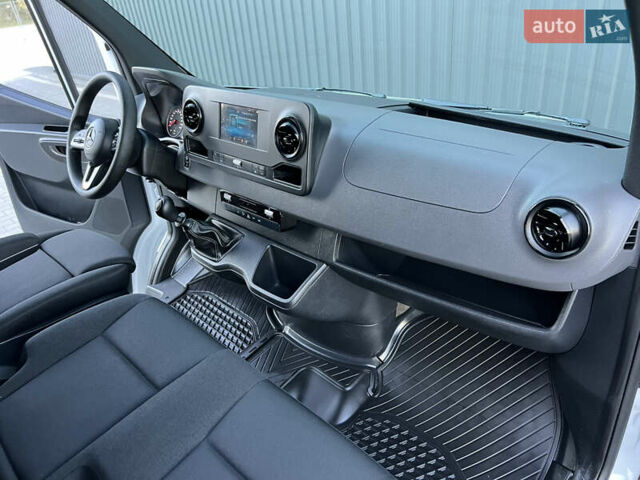 Белый Мерседес Sprinter, объемом двигателя 2.2 л и пробегом 203 тыс. км за 23800 $, фото 154 на Automoto.ua