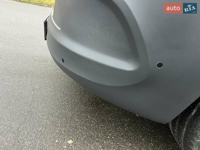 Белый Мерседес Sprinter, объемом двигателя 2.2 л и пробегом 250 тыс. км за 21555 $, фото 8 на Automoto.ua