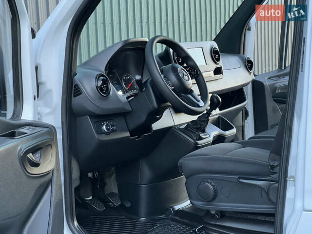 Белый Мерседес Sprinter, объемом двигателя 2.2 л и пробегом 203 тыс. км за 23800 $, фото 104 на Automoto.ua