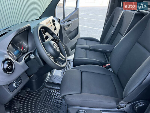Белый Мерседес Sprinter, объемом двигателя 2.2 л и пробегом 203 тыс. км за 23800 $, фото 152 на Automoto.ua