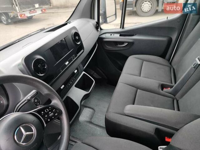 Белый Мерседес Sprinter, объемом двигателя 2.2 л и пробегом 246 тыс. км за 26499 $, фото 10 на Automoto.ua