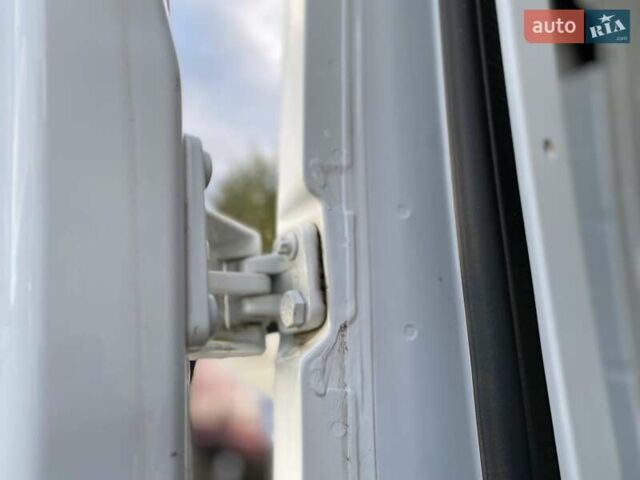 Белый Мерседес Sprinter, объемом двигателя 2.2 л и пробегом 150 тыс. км за 23370 $, фото 38 на Automoto.ua