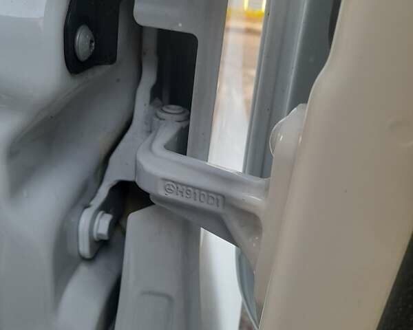 Белый Мерседес Sprinter, объемом двигателя 1.95 л и пробегом 214 тыс. км за 24900 $, фото 53 на Automoto.ua