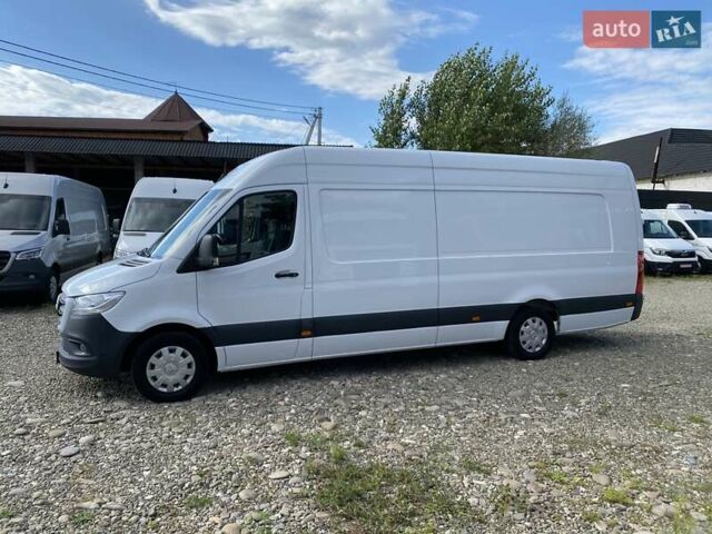 Белый Мерседес Sprinter, объемом двигателя 2.2 л и пробегом 198 тыс. км за 27999 $, фото 2 на Automoto.ua