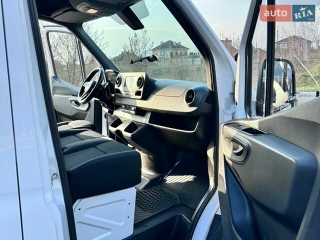 Белый Мерседес Sprinter, объемом двигателя 2.14 л и пробегом 177 тыс. км за 27000 $, фото 13 на Automoto.ua