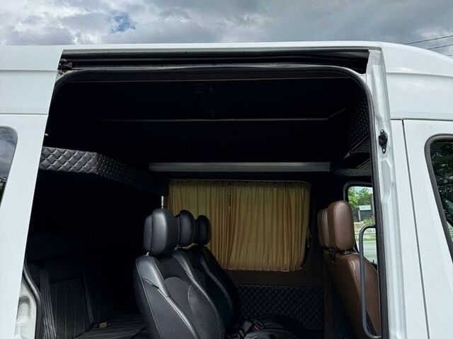 Белый Мерседес Sprinter, объемом двигателя 2.14 л и пробегом 460 тыс. км за 33999 $, фото 24 на Automoto.ua