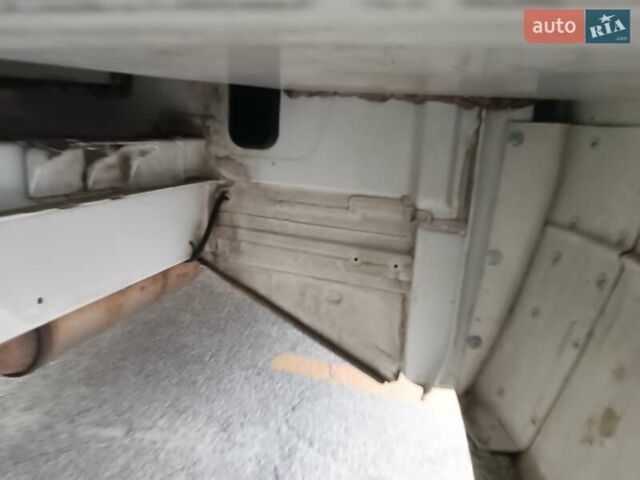 Белый Мерседес Sprinter, объемом двигателя 3 л и пробегом 363 тыс. км за 28900 $, фото 27 на Automoto.ua