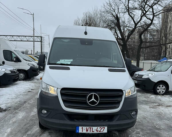 Белый Мерседес Sprinter, объемом двигателя 2.2 л и пробегом 436 тыс. км за 24900 $, фото 2 на Automoto.ua