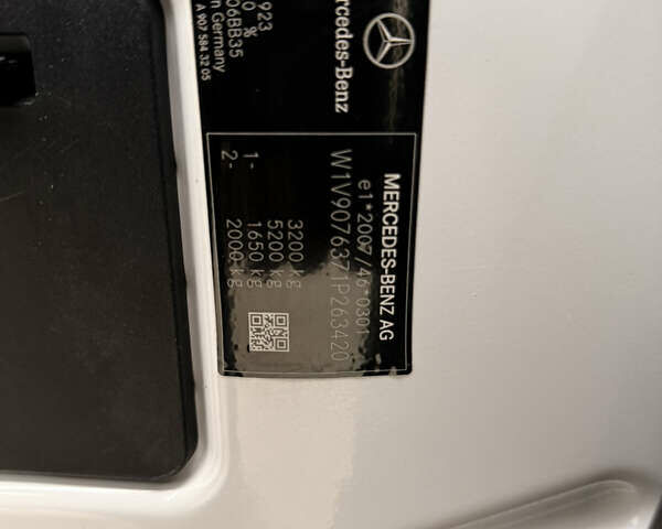 Белый Мерседес Sprinter, объемом двигателя 2.14 л и пробегом 299 тыс. км за 33900 $, фото 17 на Automoto.ua